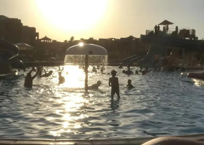 Alpesi faház قريه مرسيليا بلوباي السخنه --للعائلات فقط-marseilia Blue Bay Ain Sokhna Village-- Families Only--